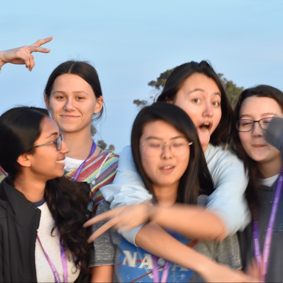 Meet your Posher, Jackie - Picture 3 of 3